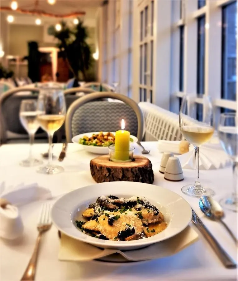 Hotel Waldhotel Am See Berlin-Schmoeckwitz