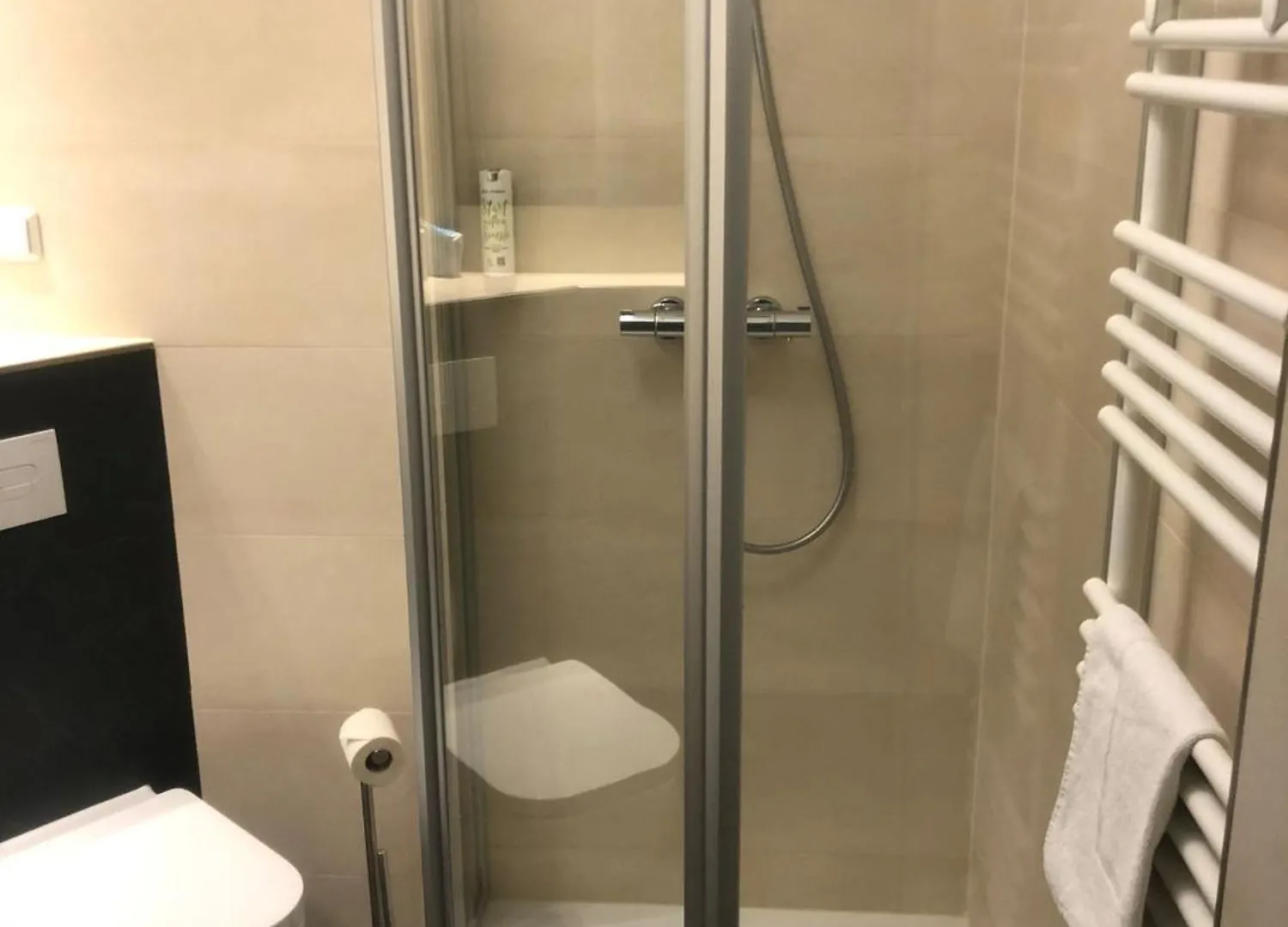 Waldhotel Am See Berlin-Schmoeckwitz