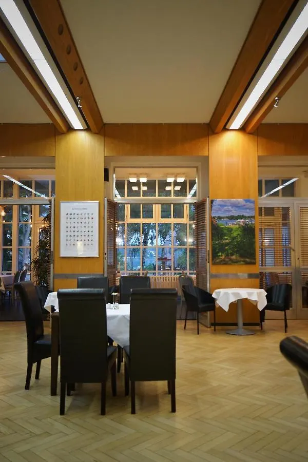 Waldhotel Am See Berlin-Schmoeckwitz 3*,