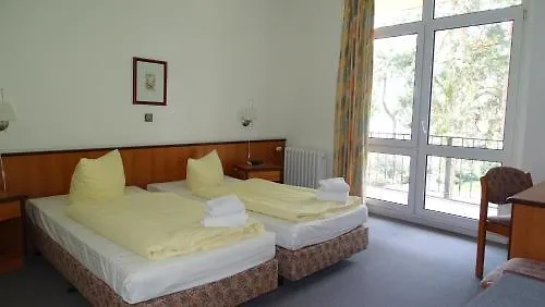 Waldhotel Am See Berlin-Schmoeckwitz 3*,