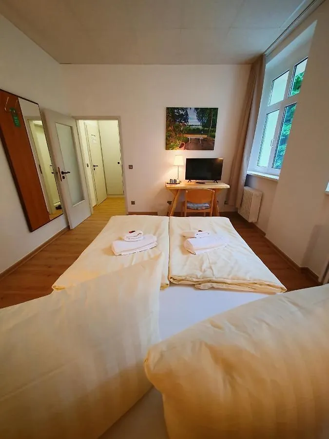 Waldhotel Am See Berlin-Schmoeckwitz 독일