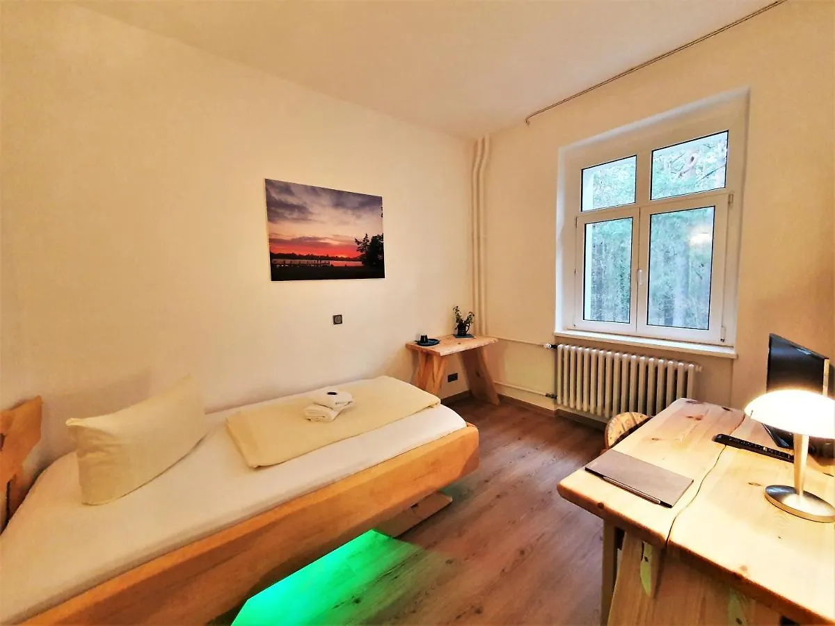 Waldhotel Am See Berlin-Schmoeckwitz 호텔