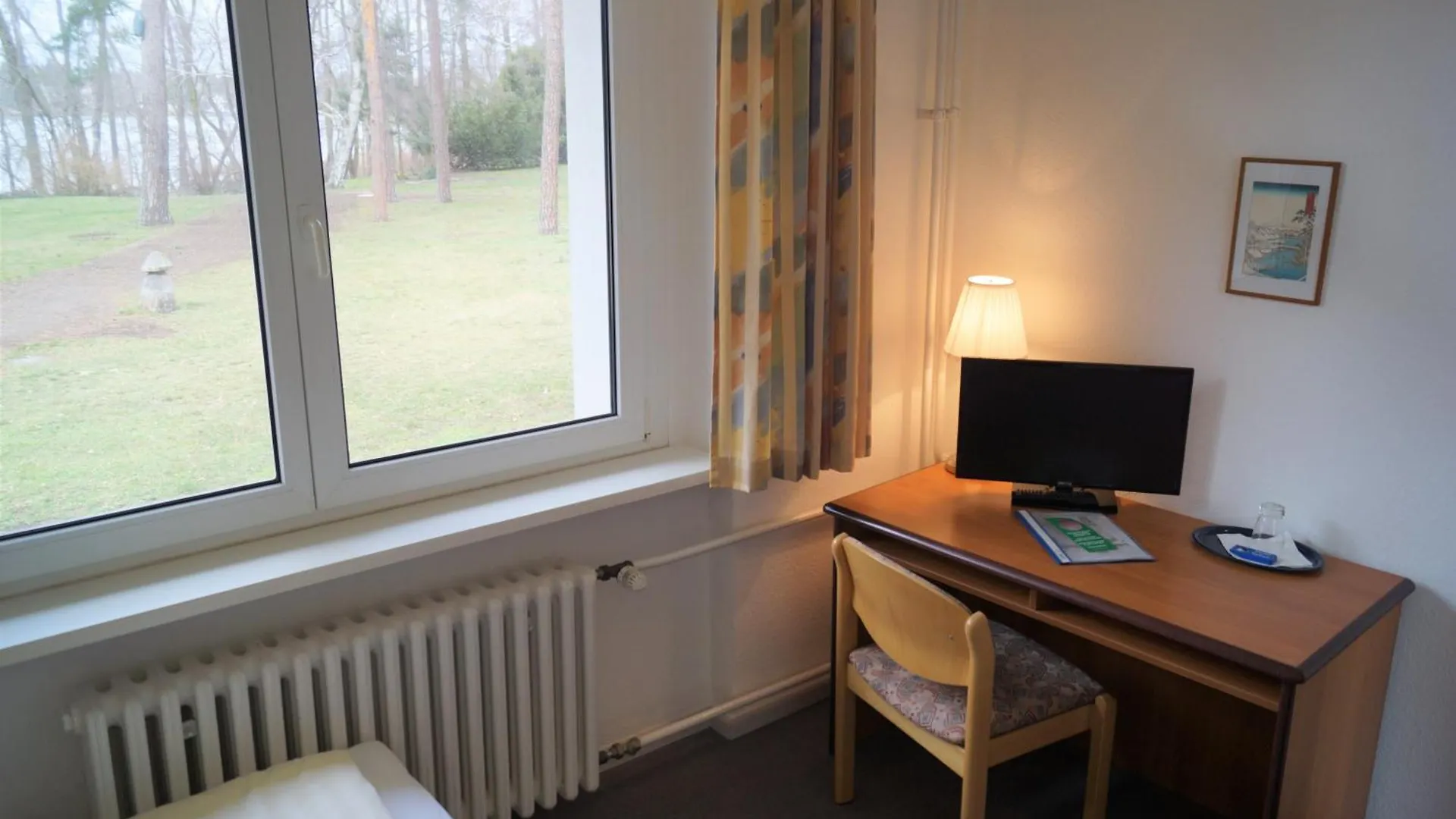 Waldhotel Am See Berlin-Schmoeckwitz 호텔 베를린